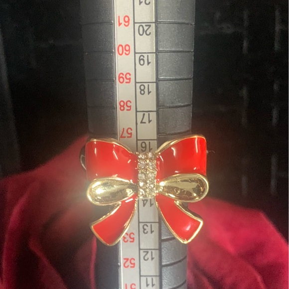 Gold tone Red ribbon ring - Picture 3 of 4